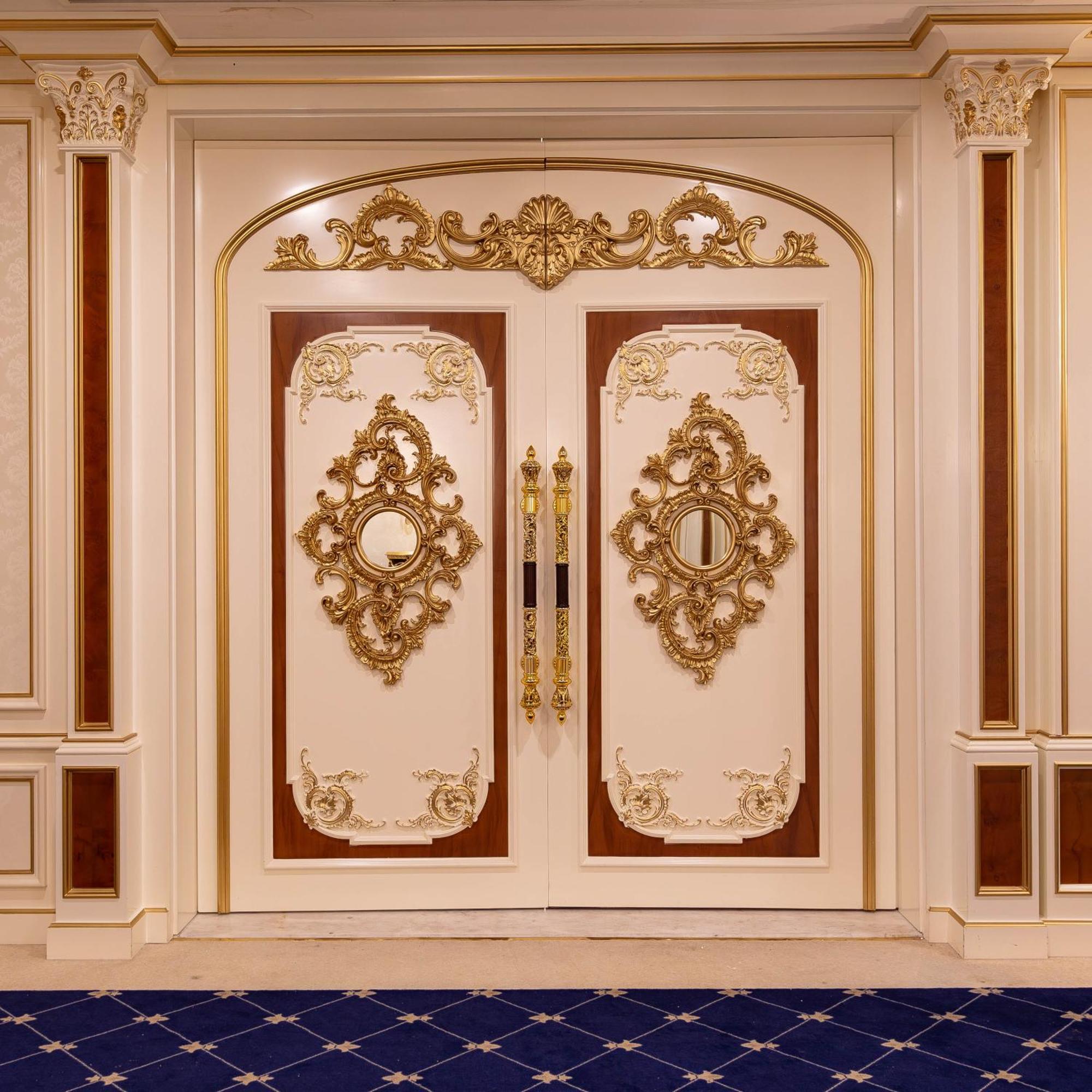 Cristal Erbil Hotel Exterior foto Door of the Russian embassy in Paris