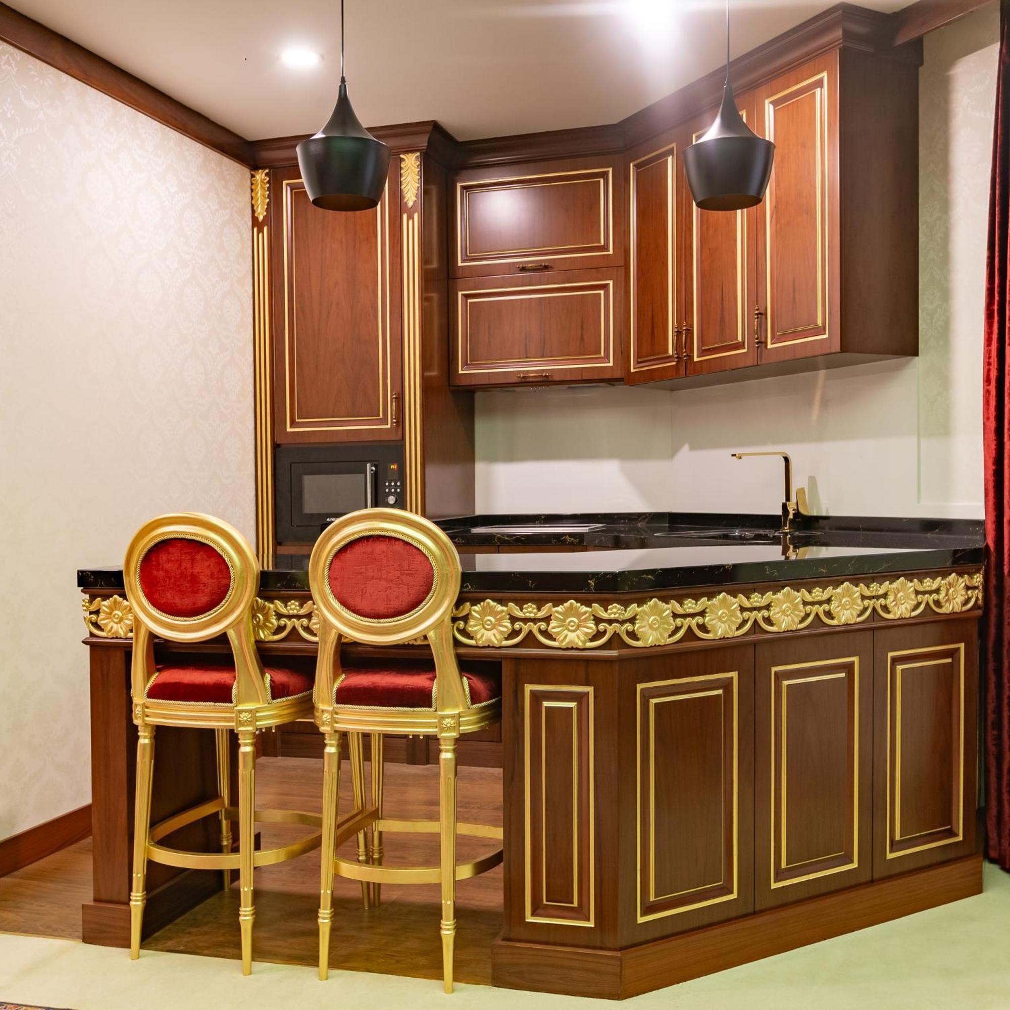 Cristal Erbil Hotel Exterior foto A wet bar in a hotel suite